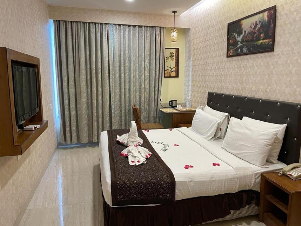 St Laurn The Spiritual Resort Shirdi Exterior foto